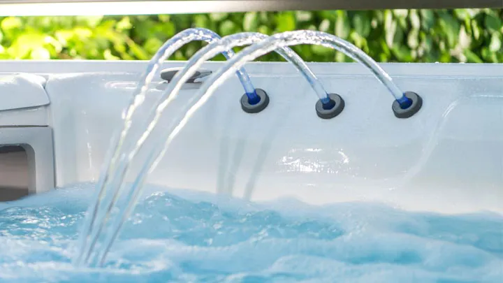 Malibu hot tub with 3 waterfall jets
