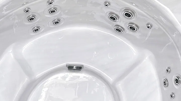 Octogon hot tub spa seats 5 people by United Spas Mfg