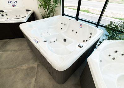 New United Hot Tub Spa by United Spas Mfg