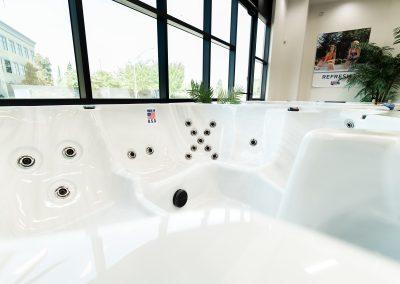 New United Hot Tub Spa by United Spas Mfg