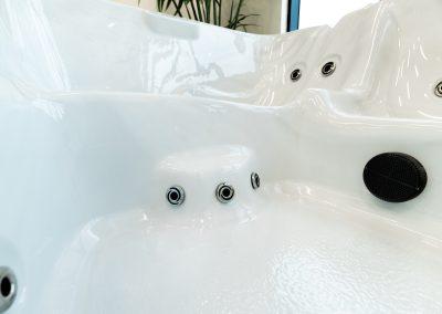 New United Hot Tub Spa by United Spas Mfg