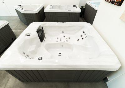 Liberty hot tub spa by United Spas Mfg in Modesto