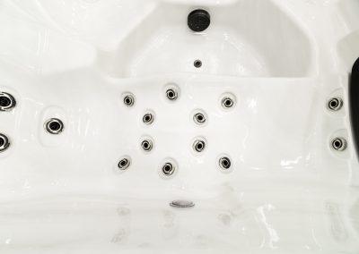 Liberty hot tub spa by United Spas Mfg in Modesto