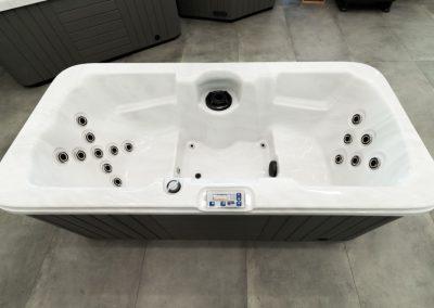 United Spas Mfg - Vegas hot tub spa
