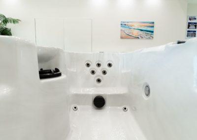 United Spas Mfg - Vegas hot tub spa