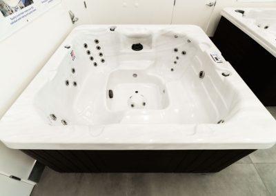 United Spas Mfg - Monterey hot tub spa